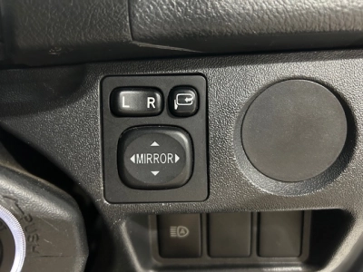 2018 Toyota Hiace ==FULL OPTION, 6 SEATERS==