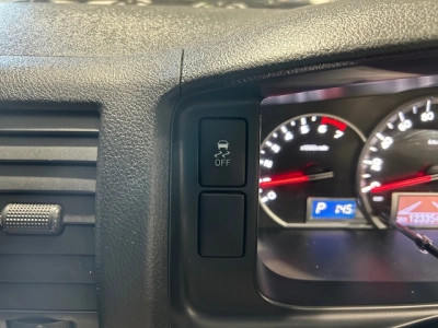 2018 Toyota Hiace ==FULL OPTION, 6 SEATERS==