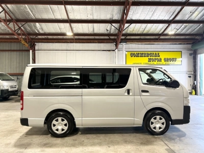 2018 Toyota Hiace ==FULL OPTION, 6 SEATERS==