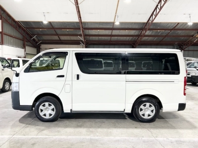 2018 Toyota Hiace = 4X4 = ONLY 123kms
