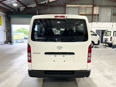 2018 Toyota Hiace = 4X4 = ONLY 123kms
