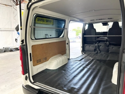 2018 Toyota Hiace = 4X4 = ONLY 123kms
