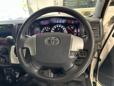 2018 Toyota Hiace = 4X4 = ONLY 123kms