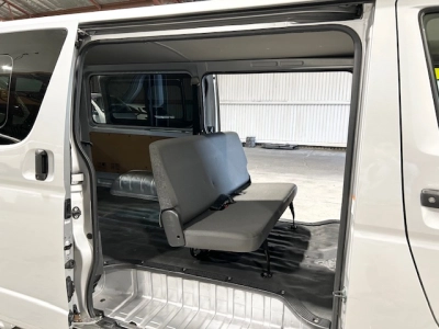 2018 Toyota Hiace - 6 Seater - Full Options
