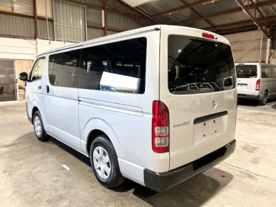 2018 Toyota Hiace *** $4200 REDUCED *** 6 SEATERS