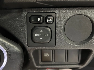 2018 Toyota Hiace - 6 Seater - Full Options