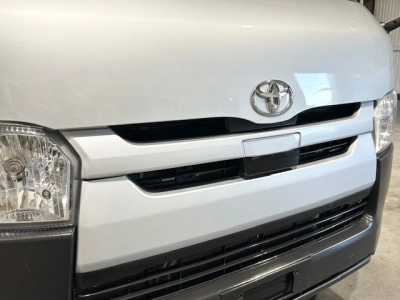 2018 Toyota Hiace - 6 Seater - Full Options