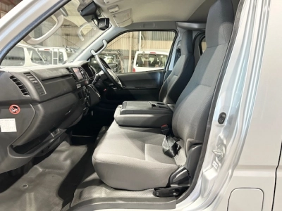 2018 Toyota Hiace - 6 Seater - Full Options