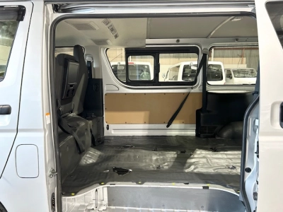 2019 Toyota Hiace =4X4= 6 Seaters $500DISCOUNTED FOR FUEL (1 WEEK ONLY)