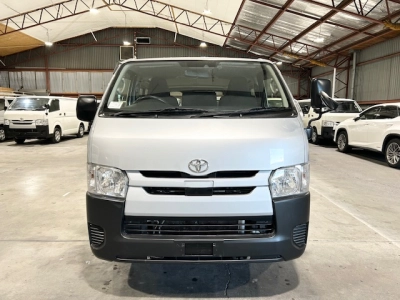 2019 Toyota Hiace =4X4= 6 Seaters $500DISCOUNTED FOR FUEL (1 WEEK ONLY)