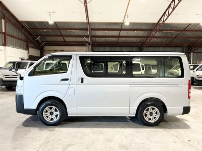 2019 Toyota Hiace =4X4= 6 Seaters $500DISCOUNTED FOR FUEL (1 WEEK ONLY)