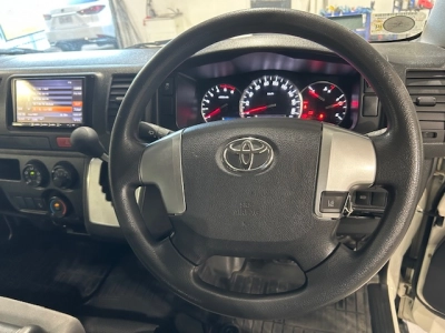 2020 Toyota Hiace =4X4= 6 Seaters 