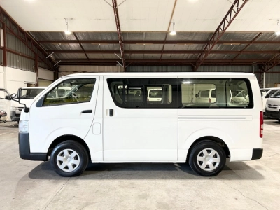 2020 Toyota Hiace =4X4= 6 Seaters 