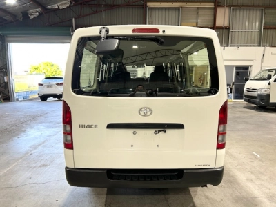 2020 Toyota Hiace =4X4= 6 Seaters 