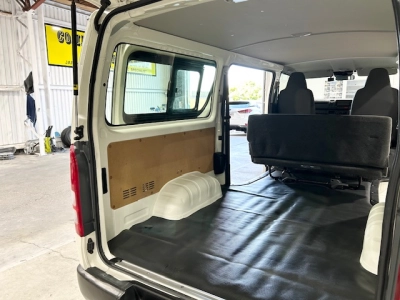 2020 Toyota Hiace =4X4= 6 Seaters 