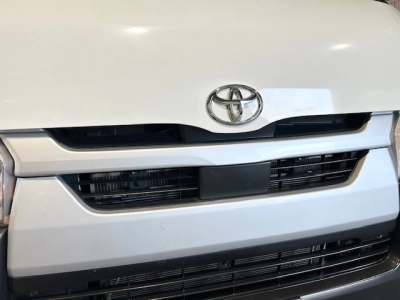 2020 Toyota Hiace = 4WD 4WD = NEW YEAR SALE