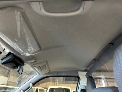 2020 Toyota Hiace = 4WD 4WD = NEW YEAR SALE