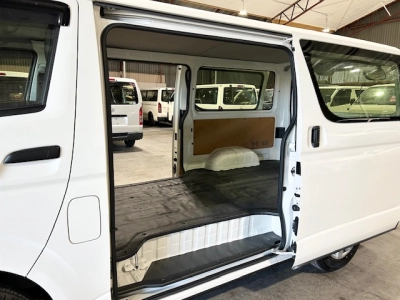 2020 Toyota Hiace = 4WD 4WD = NEW YEAR SALE