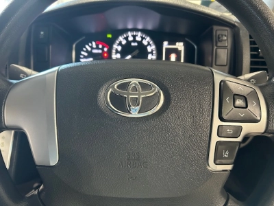 2020 Toyota Hiace = 4WD 4WD = NEW YEAR SALE