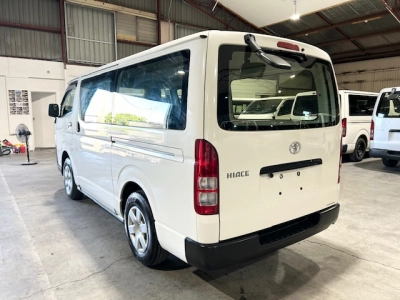 2020 Toyota Hiace = 4WD 4WD = NEW YEAR SALE