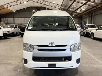 2017 Toyota Hiace =4X4= HIGHROOF ** CAMBELT DONE ** REAR AIRCON