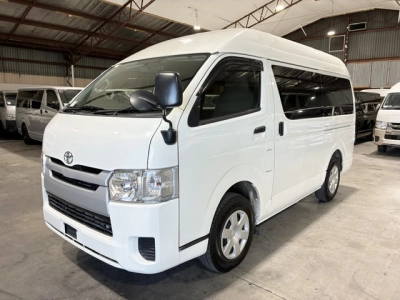 2017 Toyota Hiace =4X4= HIGHROOF ** CAMBELT DONE ** REAR AIRCON