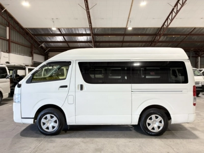 2017 Toyota Hiace =4X4= HIGHROOF ** CAMBELT DONE ** REAR AIRCON
