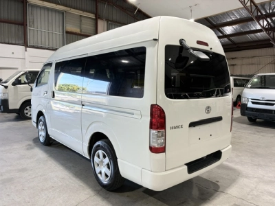 2017 Toyota Hiace =4X4= HIGHROOF ** CAMBELT DONE ** REAR AIRCON