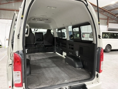 2017 Toyota Hiace =4X4= HIGHROOF ** CAMBELT DONE ** REAR AIRCON