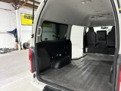 2017 Toyota Hiace =4X4= HIGHROOF ** CAMBELT DONE ** REAR AIRCON