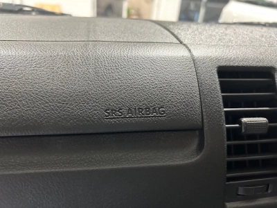 2019 Toyota Hiace $$ 4000 REDUCED $$ -- 6 SEATERS --