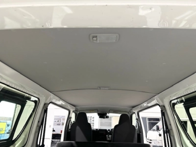 2019 Toyota Hiace $$ 4000 REDUCED $$ -- 6 SEATERS --