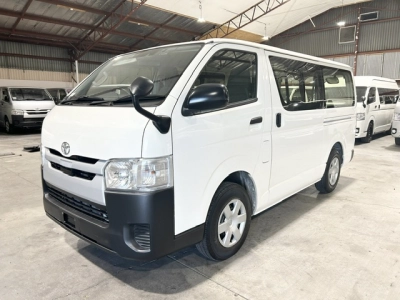 2020 Toyota Hiace / 6 Seaters! REAR AIRCON!!