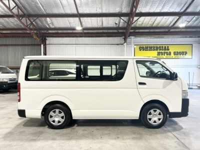 2020 Toyota Hiace / 6 Seaters! REAR AIRCON!!