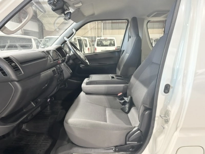 2019 Toyota Hiace =4X4= Rear Aircon = 6/9 Seaters
