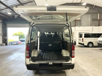 2020 Toyota Hiace / 6 Seaters! REAR AIRCON!!