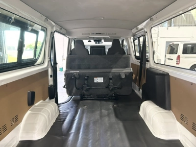 2019 Toyota Hiace =4X4= Rear Aircon = 6/9 Seaters