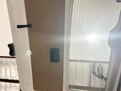 2020 Toyota Hiace / 6 Seaters! REAR AIRCON!!
