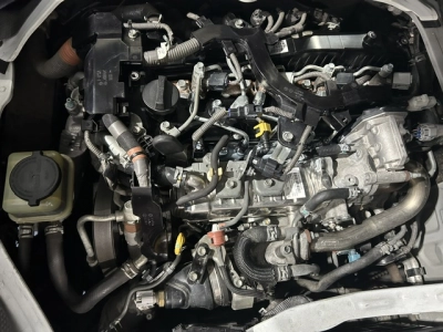 2020 Toyota Hiace / 6 Seaters! REAR AIRCON!!