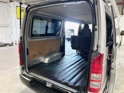 2021 Toyota Hiace Facelift Model 4X4 4X4 4X4 =ROOFRACK=