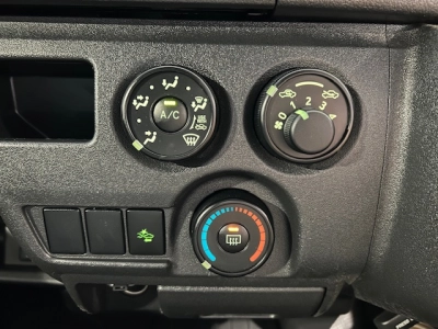 2021 Toyota Hiace Facelift Model 4X4 4X4 4X4 =ROOFRACK=