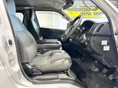 2021 Toyota Hiace Facelift Model 4X4 4X4 4X4 =ROOFRACK=