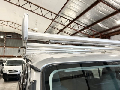 2021 Toyota Hiace Facelift Model 4X4 4X4 4X4 =ROOFRACK=