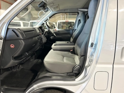 2021 Toyota Hiace Facelift Model 4X4 4X4 4X4 =ROOFRACK=