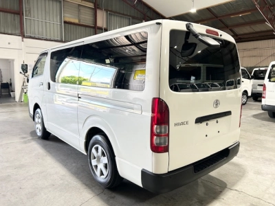 2019 Toyota Hiace =4x4= Dual Airbags - Parking Sensors 