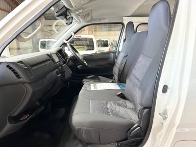 2019 Toyota Hiace =4x4= Dual Airbags - Parking Sensors 