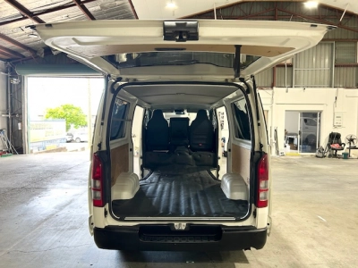 2019 Toyota Hiace =4x4= Dual Airbags - Parking Sensors 