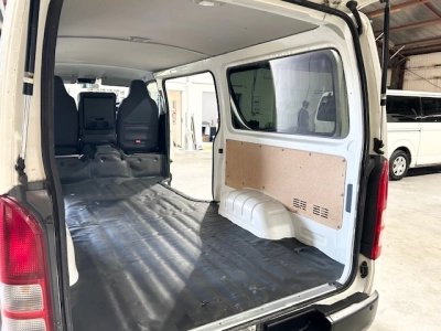 2019 Toyota Hiace =4x4= Dual Airbags - Parking Sensors 