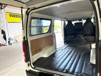 2019 Toyota Hiace =4x4= Dual Airbags - Parking Sensors 