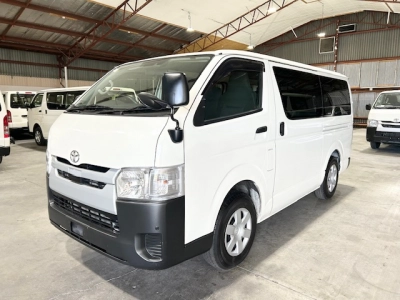 2019 Toyota Hiace =4x4= Dual Airbags - Parking Sensors 